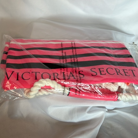 NWT VICTORIA SECRET beach tote - Picture 5 of 5